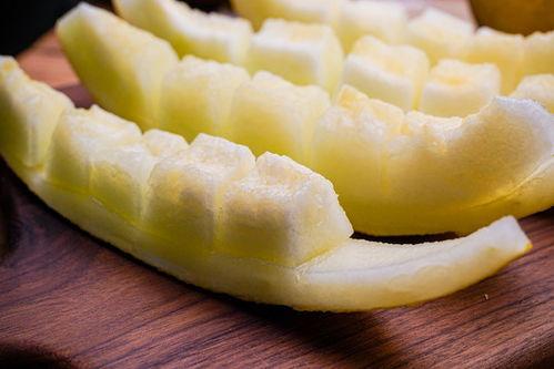 正宗新疆老汉瓜怎么吃,传统风味，独特吃法揭秘