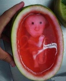 恐怖图片上吃瓜,恐怖图片中的吃瓜群众