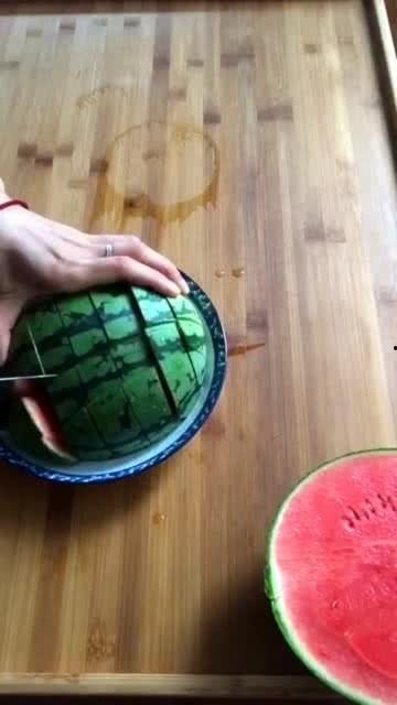 瓜咋样切方便吃,揭秘如何切割瓜果更便捷美味